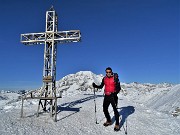 39 Alla croce di Cima Grem (2049 m) con vista in Arera (2512 m)
